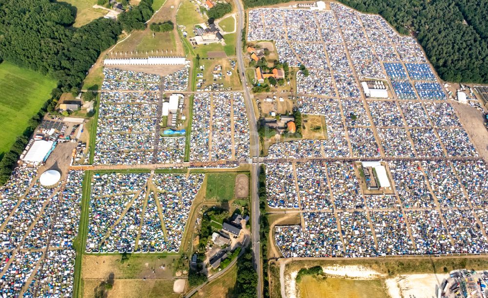 Weeze von oben - Gelände des PAROOKAVILLE - Electronic Music Festival in Weeze im Bundesland Nordrhein-Westfalen, Deutschland