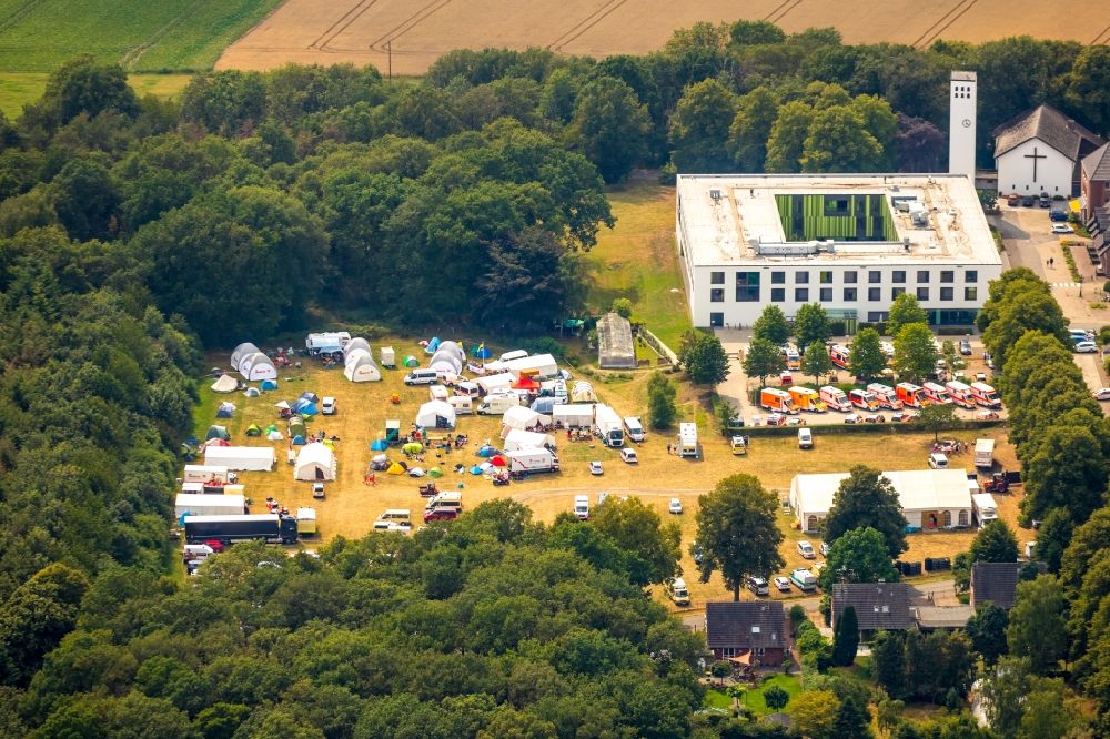 Luftaufnahme Weeze - Gelände des ParookaVille 2019 Musik- Festival am Petrusheim in Weeze im Bundesland Nordrhein-Westfalen, Deutschland