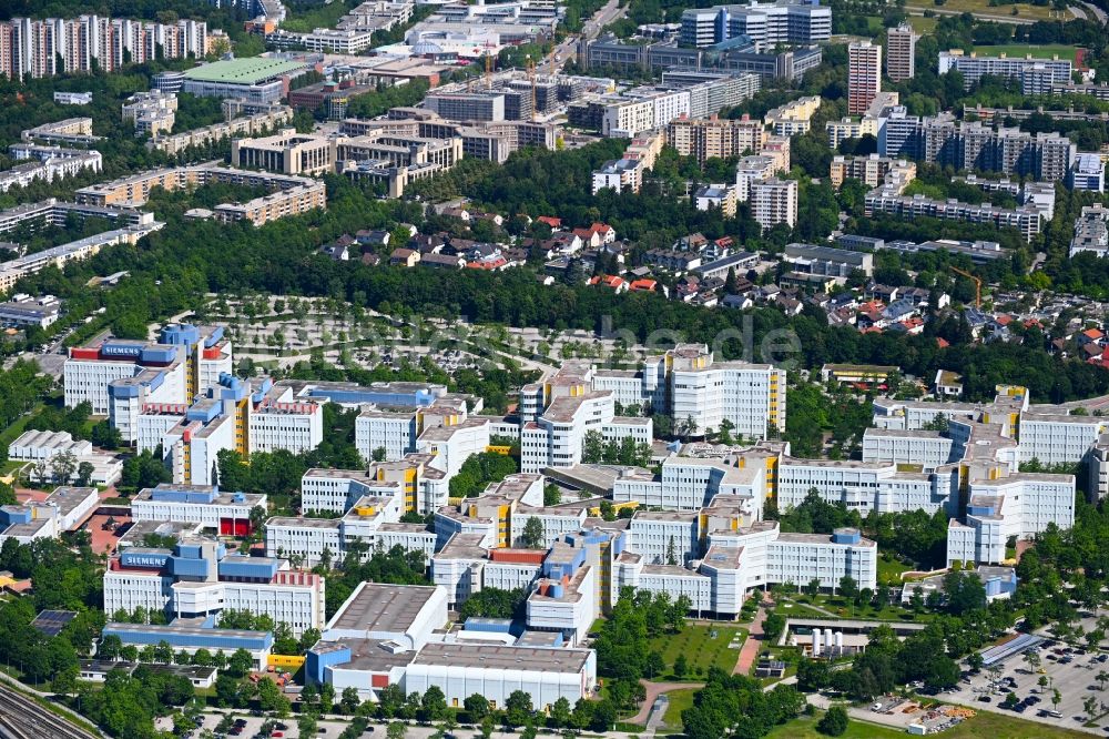 Luftbild München - Gelände des Siemens-Campus am Otto-Hahn-Ring in München Perlach im Bundesland Bayern