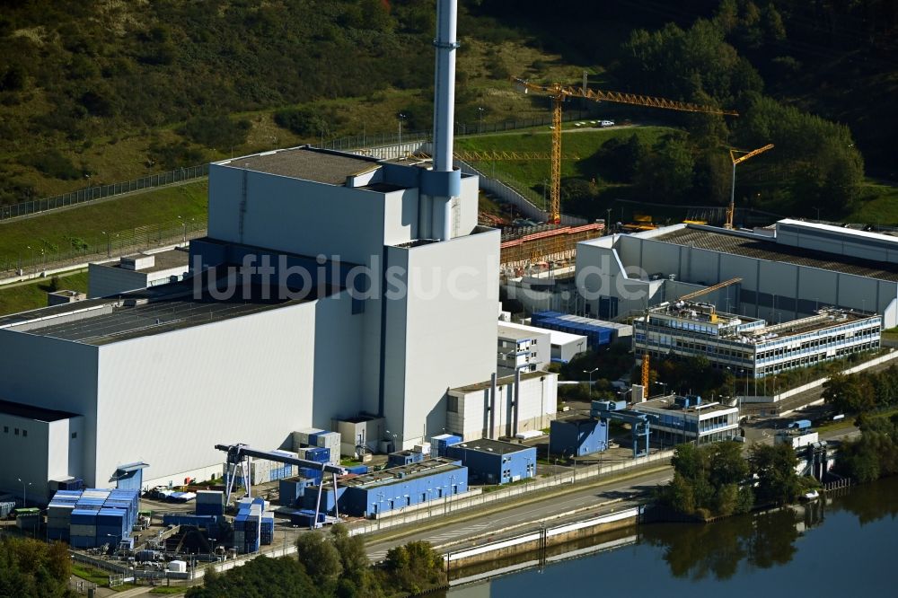 Geesthacht von oben - Gelände des stillgelegten Kernkraftwerk Krümmel am Ufer der Elbe, direkt am Ortsteil Krümmel von Geesthacht im Bundesland Schleswig-Holstein