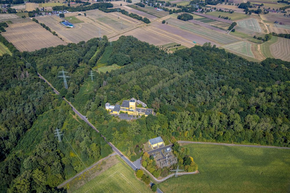 Luftaufnahme Rünthe - Gelände des Umspannwerkes Sandbochum in Rünthe im Bundesland Nordrhein-Westfalen, Deutschland