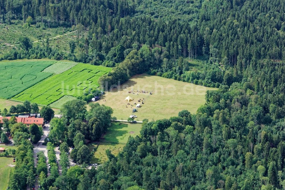 Luftaufnahme Neuried - Gelände des WonderWoods Musik- Festivals beim Forsthaus Kasten nahe Gauting im Bundesland Bayern
