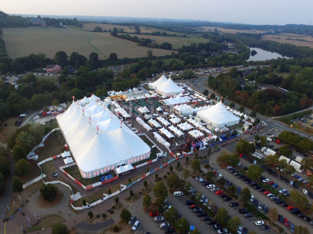 Luftaufnahme Witten - Gelände des ZELTFESTIVAL RUHR Musik- Festival im Ortsteil Heven in Witten im Bundesland Nordrhein-Westfalen, Deutschland