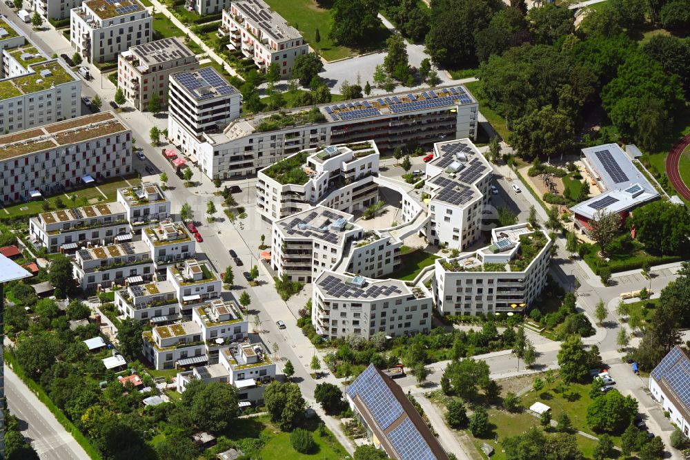 München von oben - Genossenschaftliche Wohnanlage wagnisART in München Schwabing im Bundesland Bayern