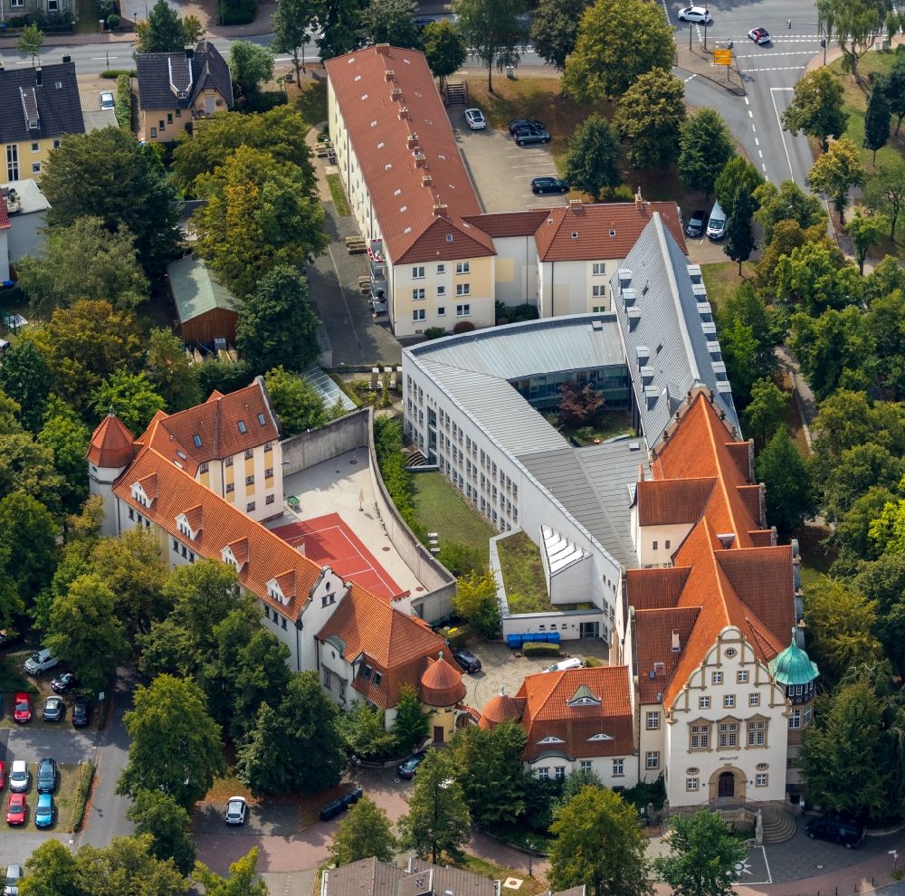 Lünen von oben - Gerichts- Gebäudekomplex des Amtsgericht in Lünen im Bundesland Nordrhein-Westfalen, Deutschland