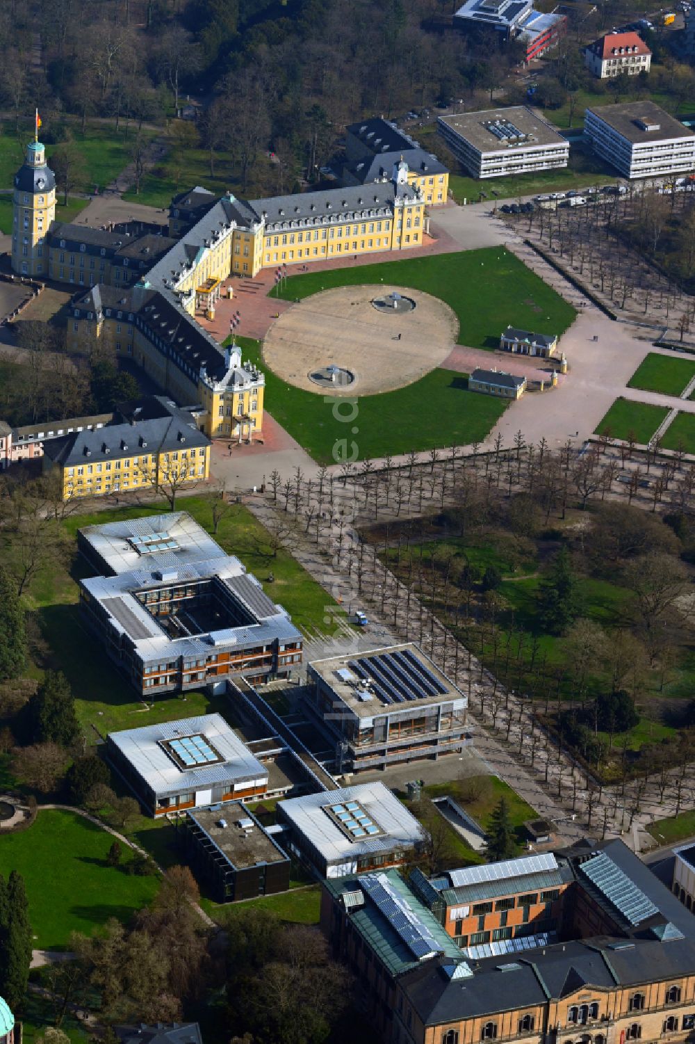 Luftbild Karlsruhe - Gerichts- Gebäudekomplex des Bundesverfassungsgericht in Karlsruhe im Bundesland Baden-Württemberg, Deutschland