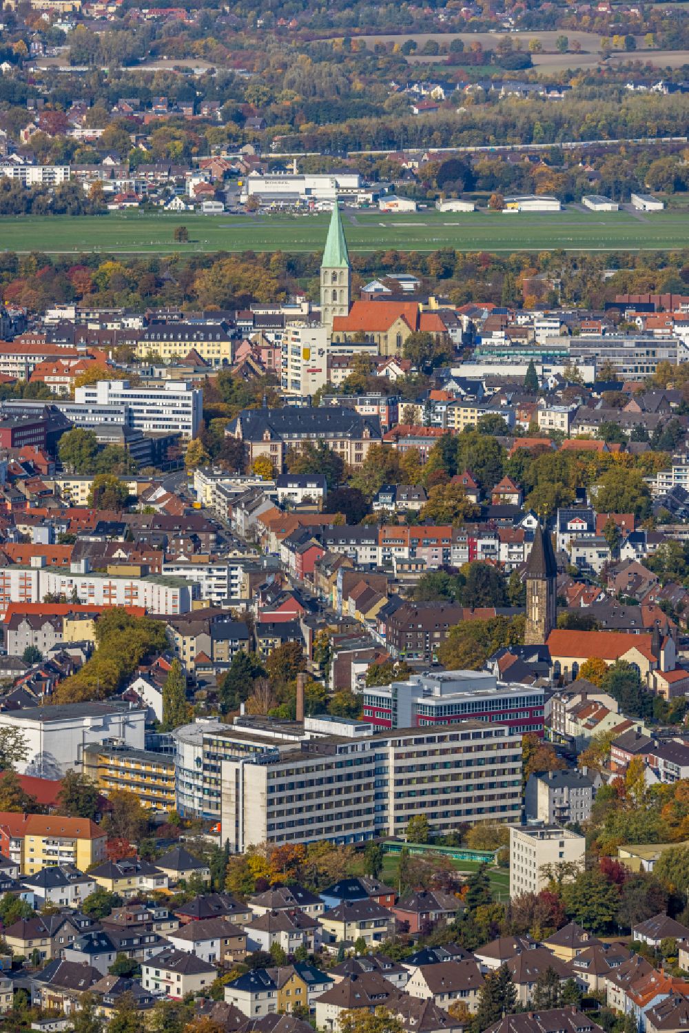 Hamm von oben - Gerichts- Gebäudekomplex OLG Oberlandesgericht in Hamm im Bundesland Nordrhein-Westfalen, Deutschland