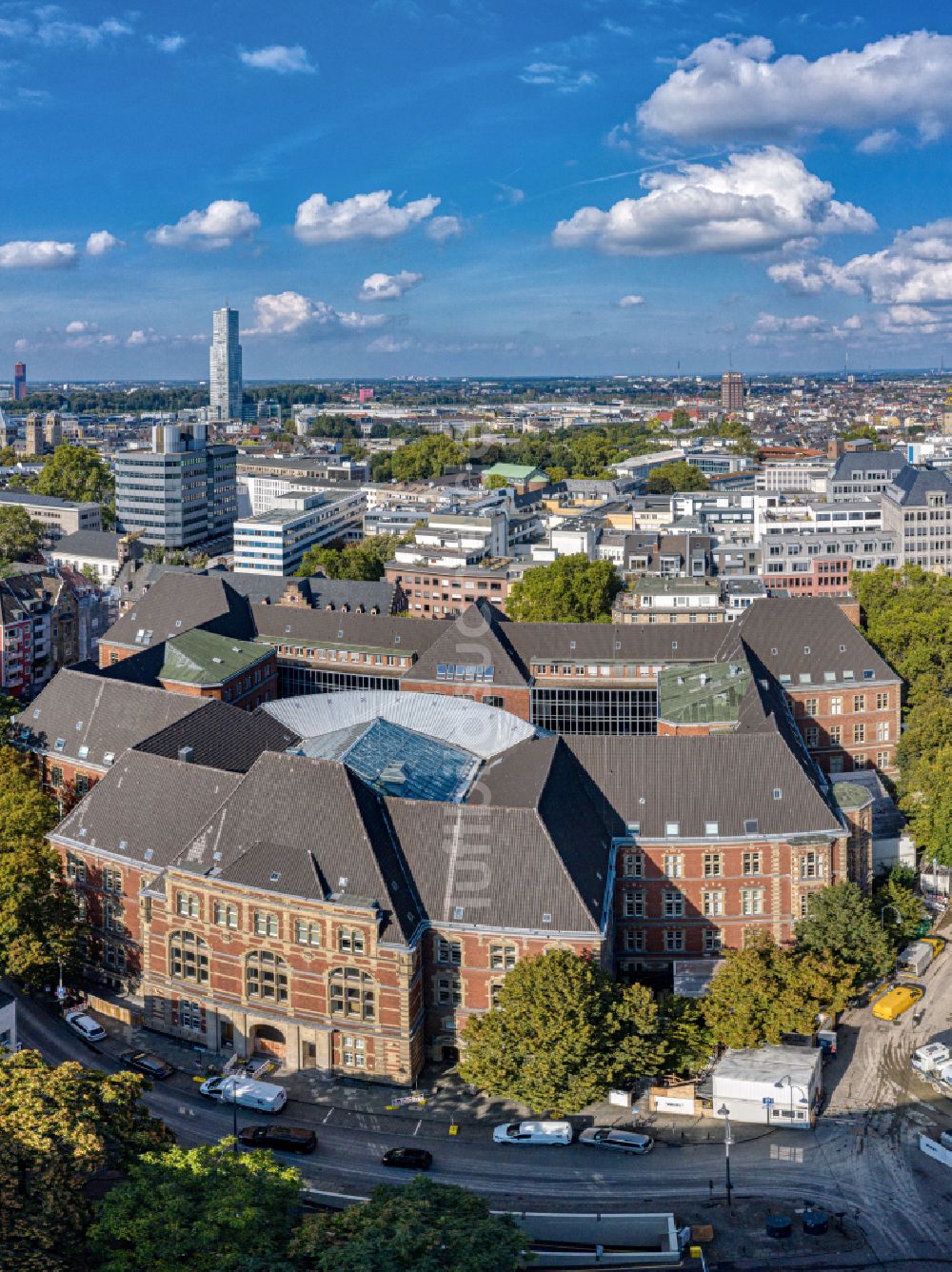 Köln aus der Vogelperspektive: Gerichts- Gebäudekomplex - Verwaltungsgericht in Köln im Bundesland Nordrhein-Westfalen, Deutschland