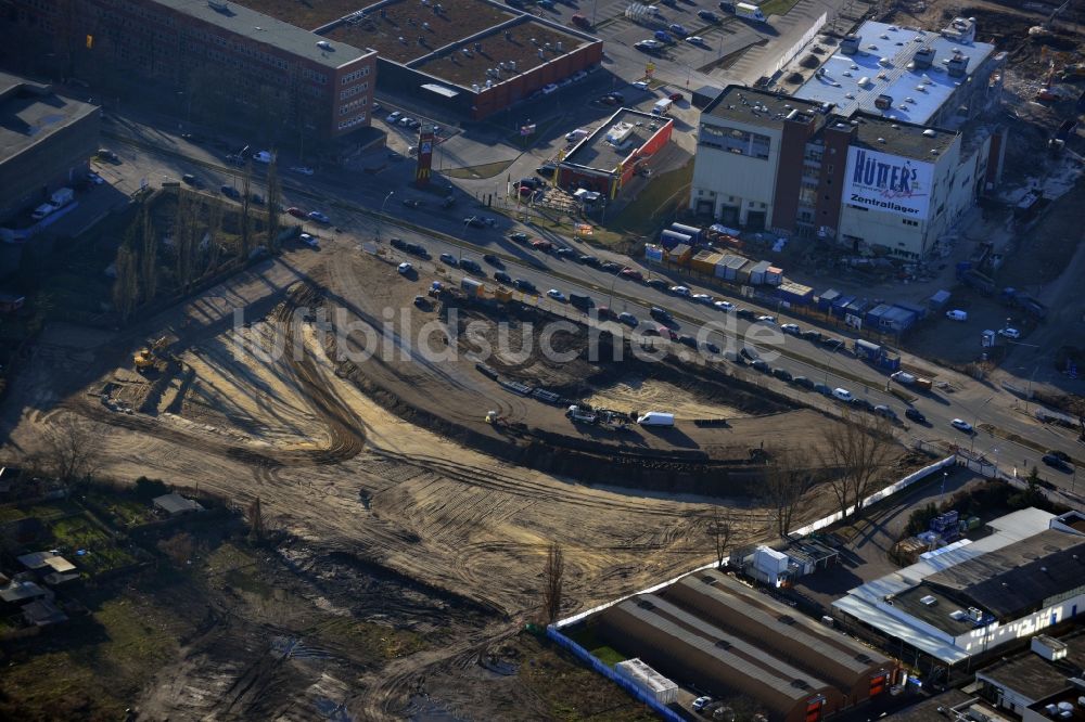 Luftaufnahme Berlin Neukölln - Geräumtes Baufeld für den Neubau der Weiterführung der Trasse der Stadtautobahn A100 in Berlin Neukölln