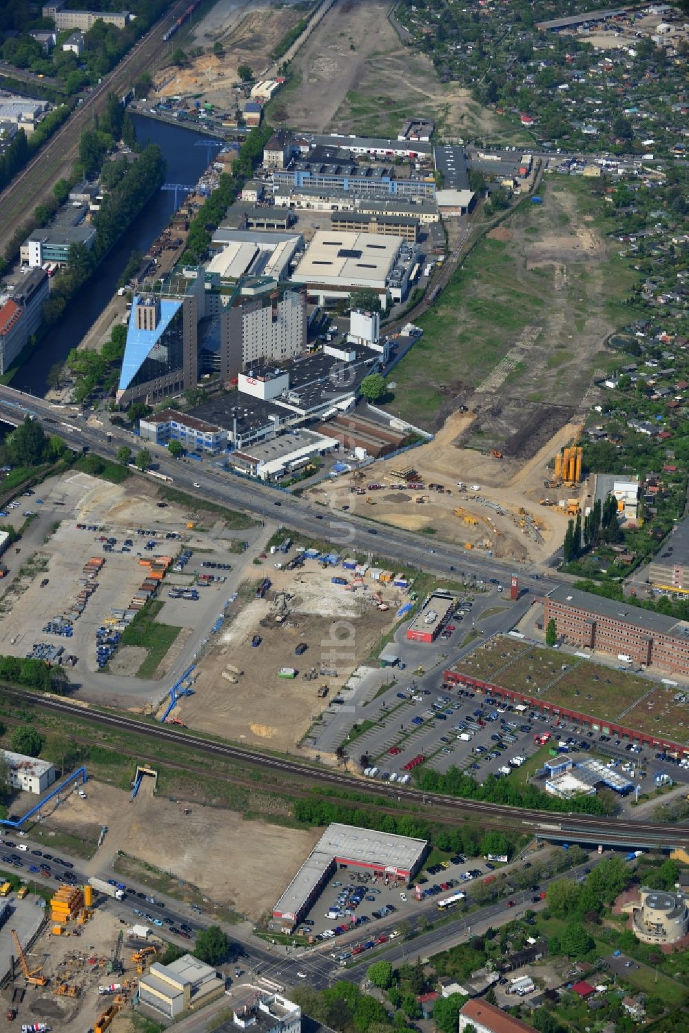 Berlin Neukölln von oben - Geräumtes Baufeld für den Neubau der Weiterführung der Trasse der Stadtautobahn A100 in Berlin Neukölln