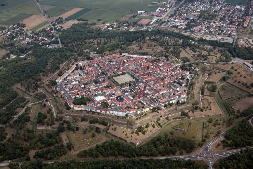 Neuf-Brisach von oben - Gesamtansicht der Stadt und Festungsanlage Neuf-Brisach in Frankreich
