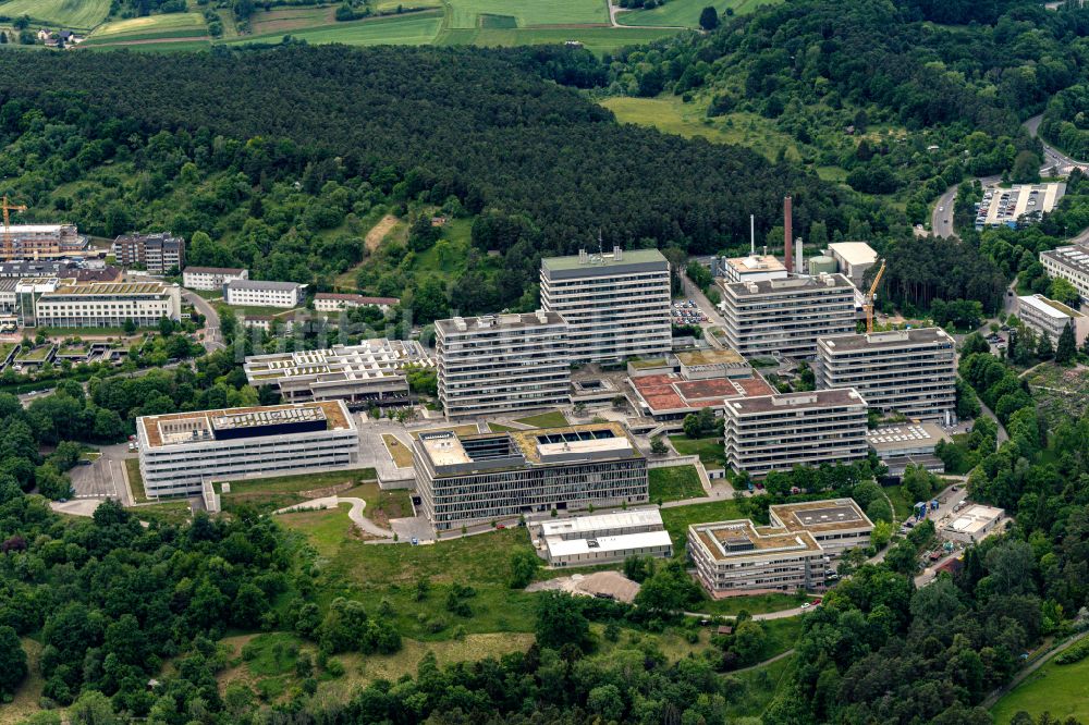 Tübingen aus der Vogelperspektive: Gesamtübersicht der Campus- Gebäude der Universität in Tübingen im Bundesland Baden-Württemberg, Deutschland