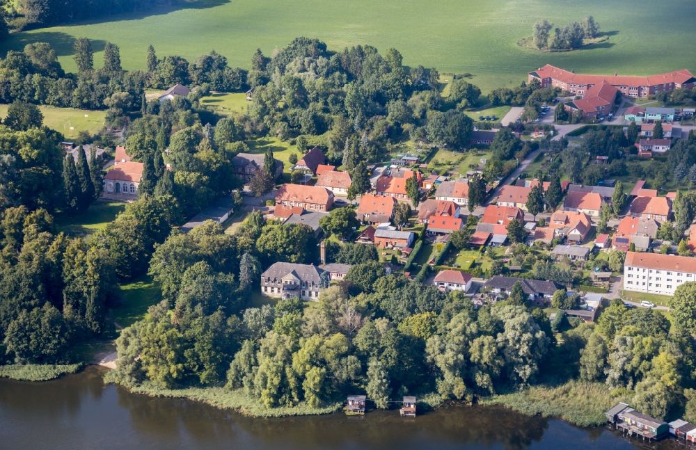 Luftbild Ivenack - Gesamtübersicht und Stadtgebiet mit Außenbezirken und Innenstadtbereich in Ivenack im Bundesland Mecklenburg-Vorpommern, Deutschland