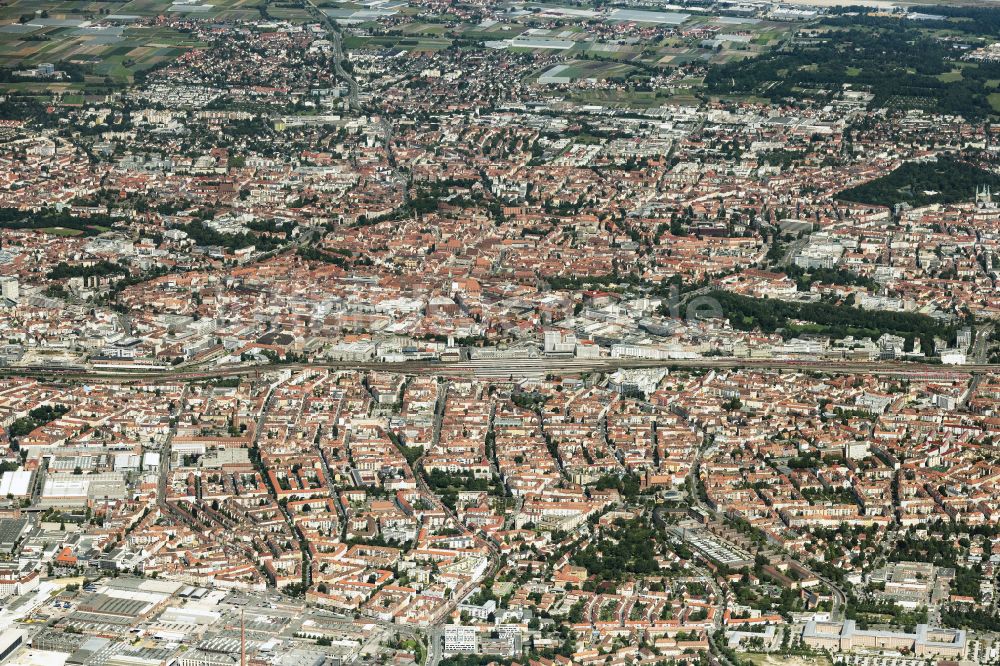 Luftbild Nürnberg - Gesamtübersicht und Stadtgebiet mit Außenbezirken und Innenstadtbereich in Nürnberg im Bundesland Bayern, Deutschland
