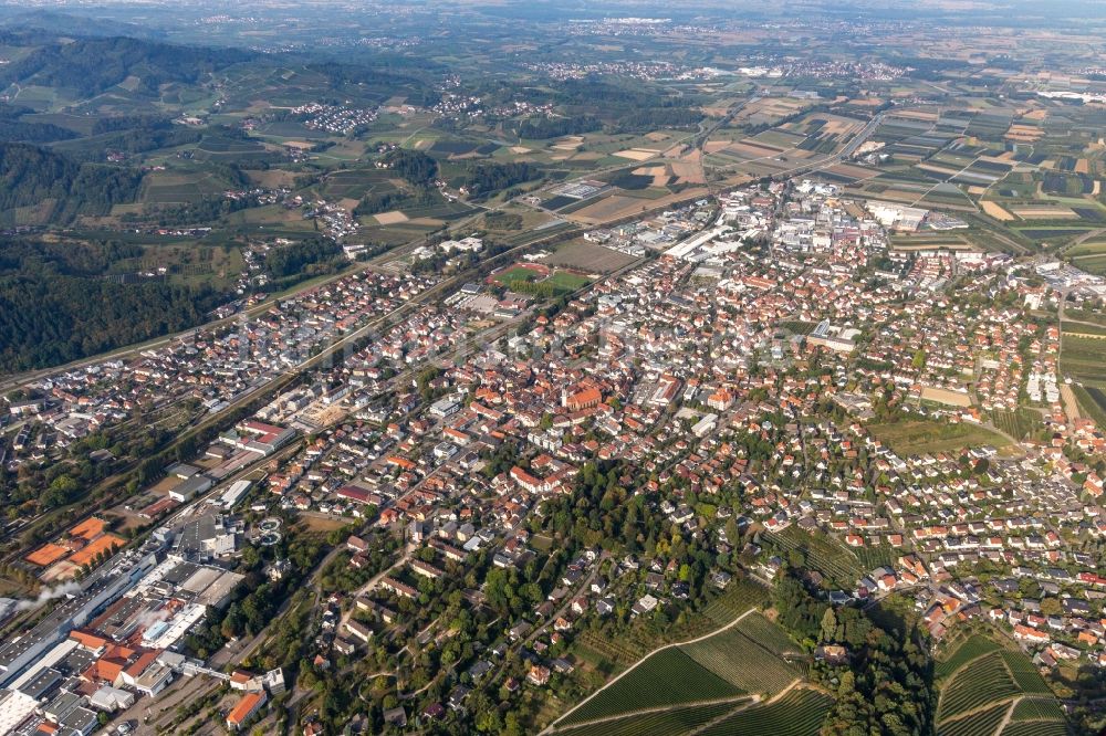 Luftbild Oberkirch - Gesamtübersicht und Stadtgebiet mit Außenbezirken und Innenstadtbereich in Oberkirch im Bundesland Baden-Württemberg, Deutschland