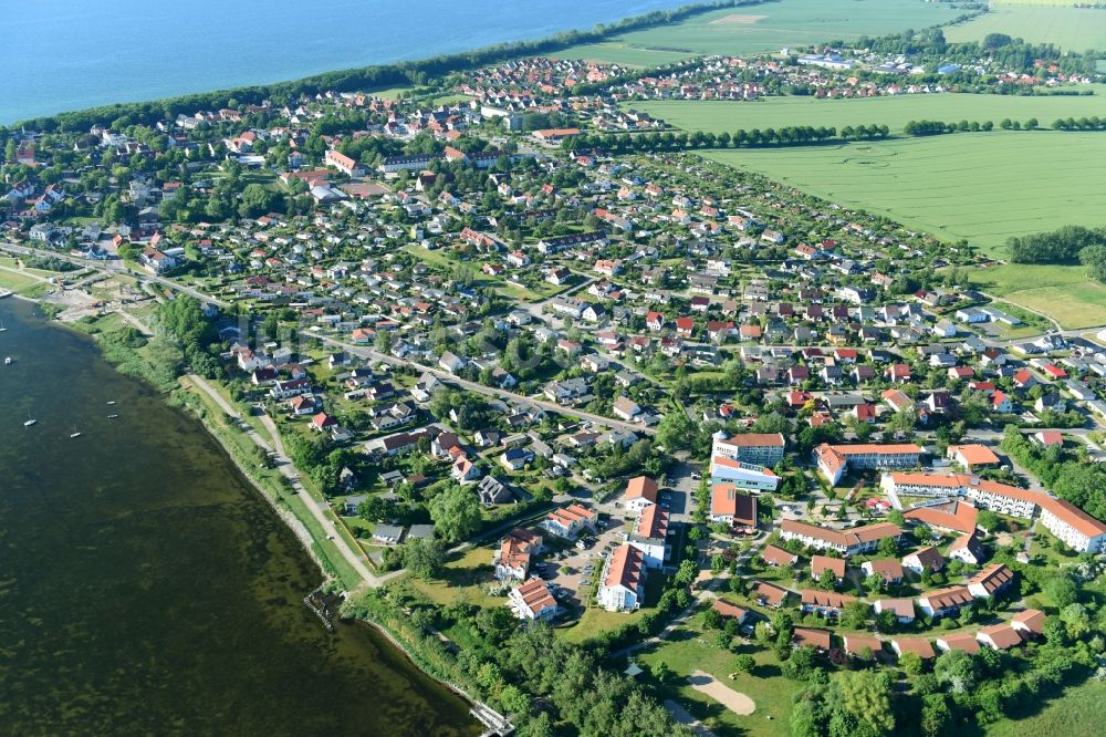 Luftbild Rerik - Gesamtübersicht und Stadtgebiet mit Außenbezirken und Innenstadtbereich in Rerik im Bundesland Mecklenburg-Vorpommern, Deutschland
