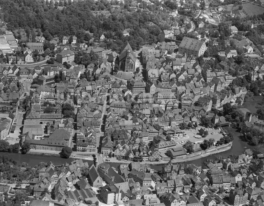Luftbild Schwäbisch Hall - Gesamtübersicht und Stadtgebiet mit Außenbezirken und Innenstadtbereich in Schwäbisch Hall im Bundesland Baden-Württemberg, Deutschland