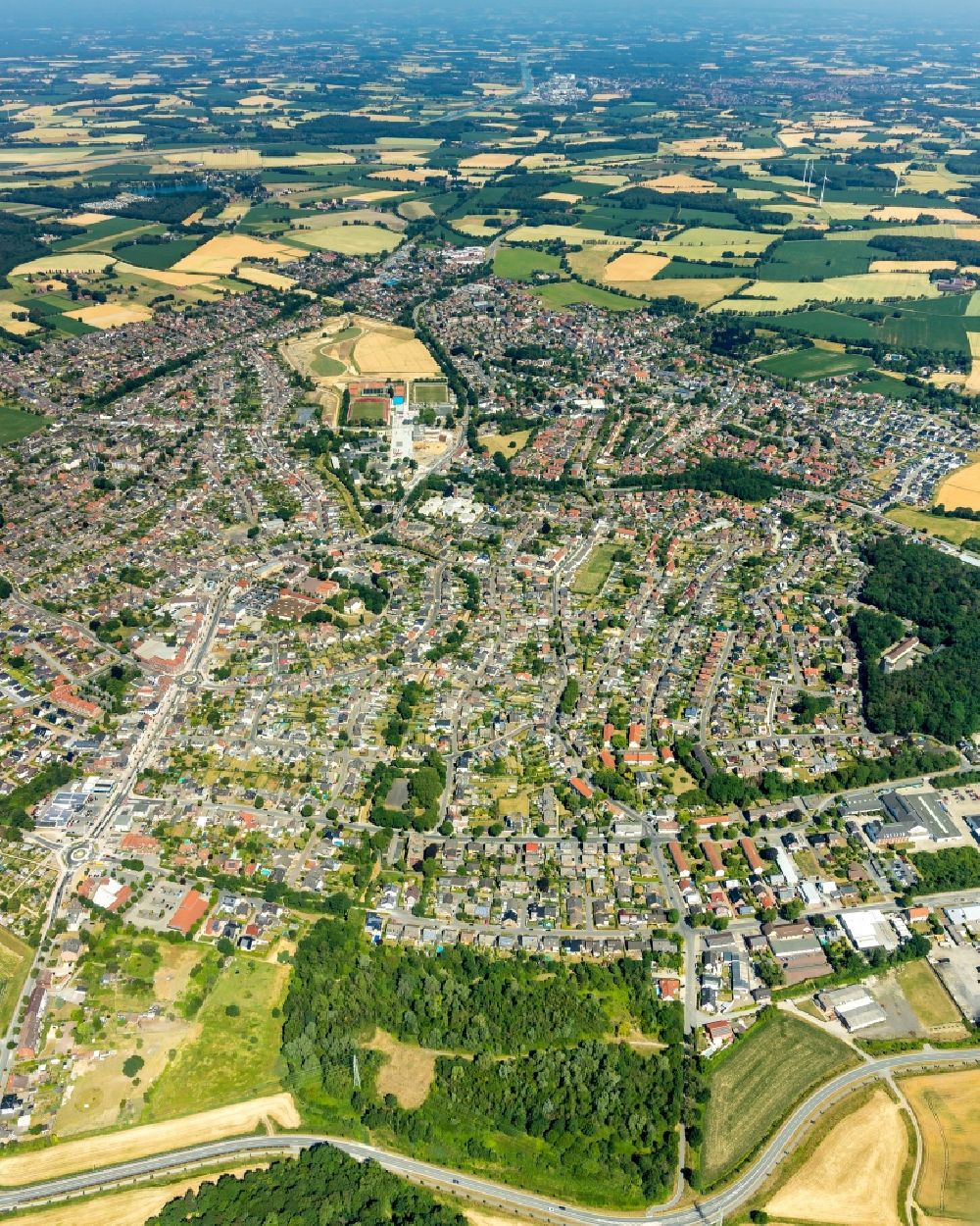 Selm von oben - Gesamtübersicht und Stadtgebiet mit Außenbezirken und Innenstadtbereich in Selm im Bundesland Nordrhein-Westfalen, Deutschland