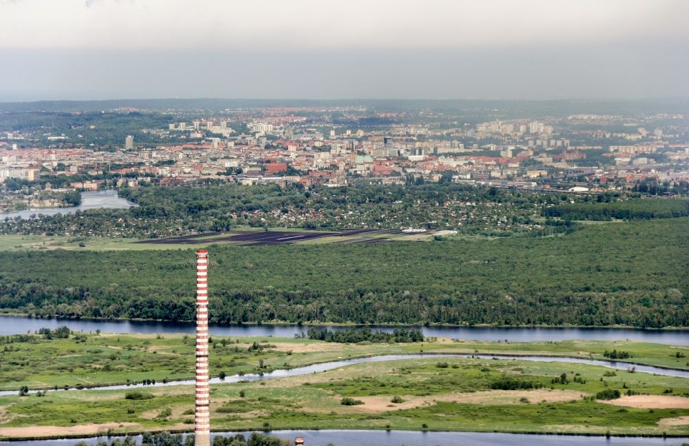 Szczecin aus der Vogelperspektive: Gesamtübersicht und Stadtgebiet mit Außenbezirken und Innenstadtbereich in Szczecin in Westpommern, Polen