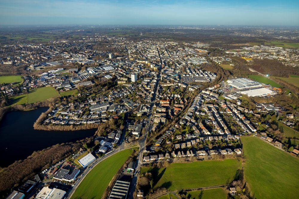 Luftaufnahme Velbert - Gesamtübersicht und Stadtgebiet mit Außenbezirken und Innenstadtbereich in Velbert im Bundesland Nordrhein-Westfalen, Deutschland