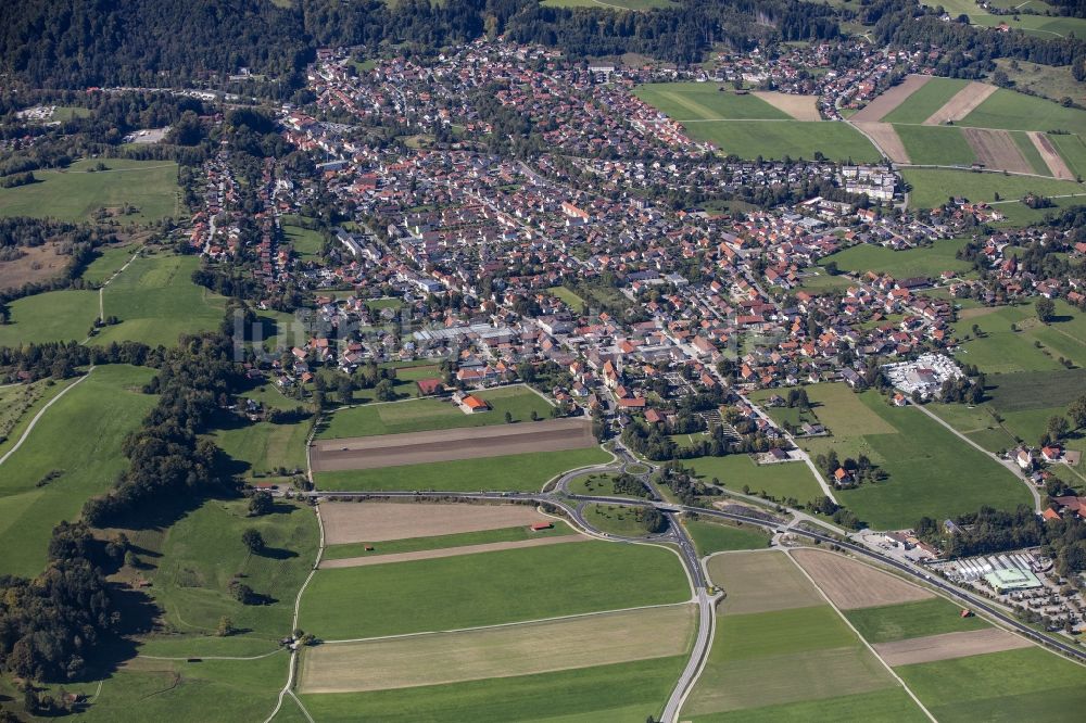 Luftaufnahme Peißenberg - Gesamtübersicht und Stadtgebiet mit Außenbezirken in Markt Peißenberg im Bundesland Bayern, Deutschland