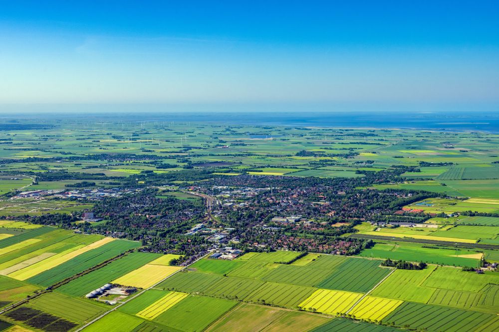 Niebüll von oben - Gesamtübersicht des Stadtgebietes in Niebüll im Bundesland Schleswig-Holstein, Deutschland