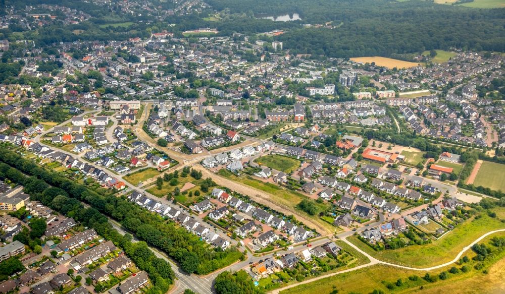 Luftaufnahme Dinslaken - Gesamtübersicht mit Stadtplan- ähnlicher Übersicht vom Infrastrukturbereich in Dinslaken im Bundesland Nordrhein-Westfalen - NRW, Deutschland