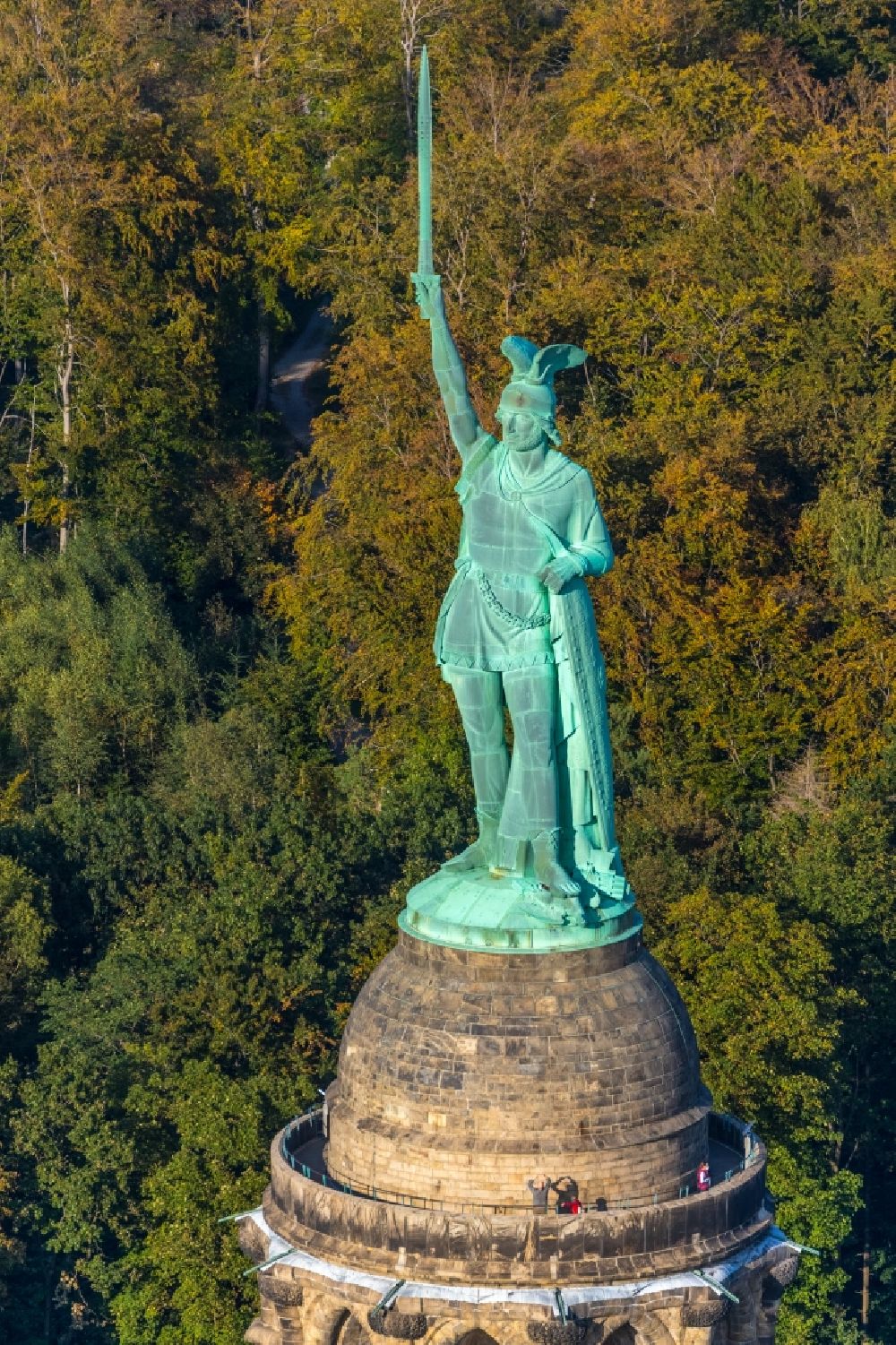 Luftaufnahme Detmold - Geschichts- Denkmal Hermannsdenkmal im Teuteburger Wald in Detmold im Bundesland Nordrhein-Westfalen