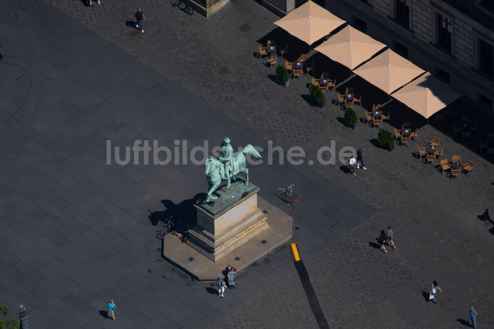 Luftbild Braunschweig - Geschichts- Denkmal Herzog Friedrich Wilhelm in Braunschweig im Bundesland Niedersachsen, Deutschland