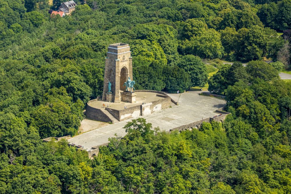 Luftbild Dortmund - Geschichts- Denkmal Kaiser-Wilhelm-Denkmal im Ortsteil Hörde in Dortmund im Bundesland Nordrhein-Westfalen