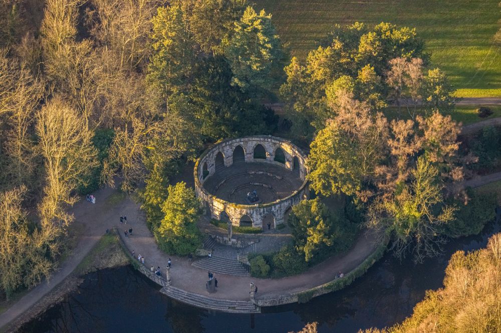 Luftaufnahme Gladbeck - Geschichts- Denkmal Kriegerdenkmal im Wittringer Park in Gladbeck im Bundesland Nordrhein-Westfalen