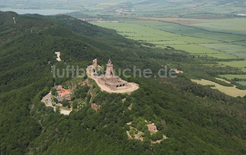 Luftaufnahme Steinthaleben - Geschichts- Denkmal Kyffhäuserdenkmals bei Steinthaleben in Kyffhäuserland im Bundesland Thüringen