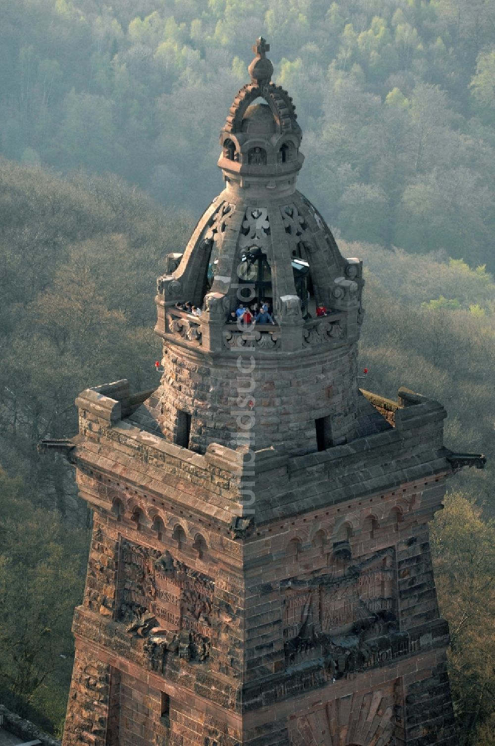 Luftbild Steinthaleben - Geschichts- Denkmal Kyffhäuserdenkmals bei Steinthaleben in Kyffhäuserland im Bundesland Thüringen