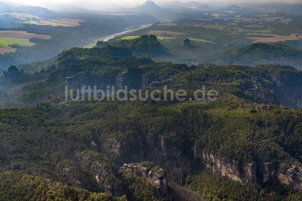 Luftaufnahme Bad Schandau - Gesteinsformation Carolafelsen in Bad Schandau im Bundesland Sachsen, Deutschland