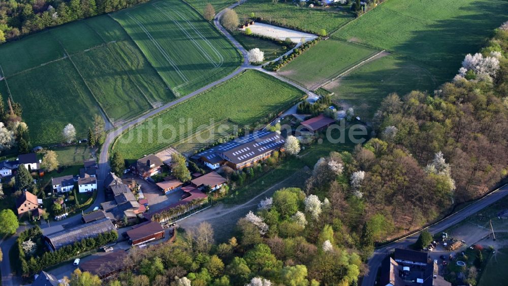 Luftbild Hennef (Sieg) - Gestüt Stöckerhof in Stöckerhof im Bundesland Nordrhein-Westfalen, Deutschland