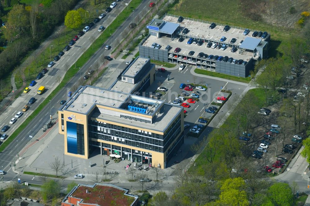 Luftbild Berlin - Gesundheitszentrum und Ärztehaus Poliklinik am ukb in Marzahn in Berlin, Deutschland