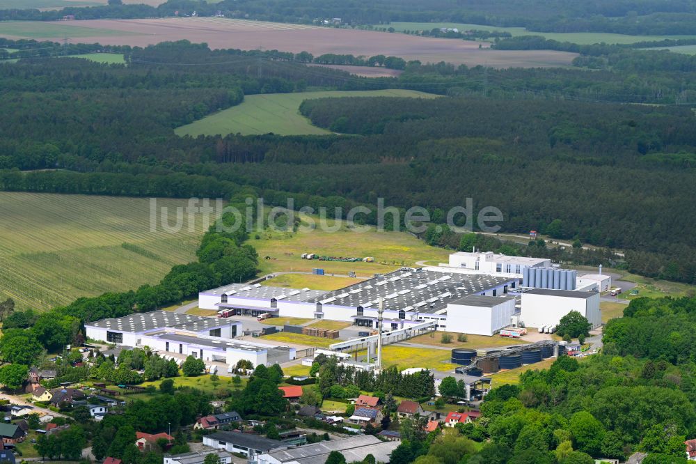 Dodow von oben - Getränke- Hersteller der riha WeserGold Getränke GmbH & Co. KG in Dodow im Bundesland Mecklenburg-Vorpommern, Deutschland