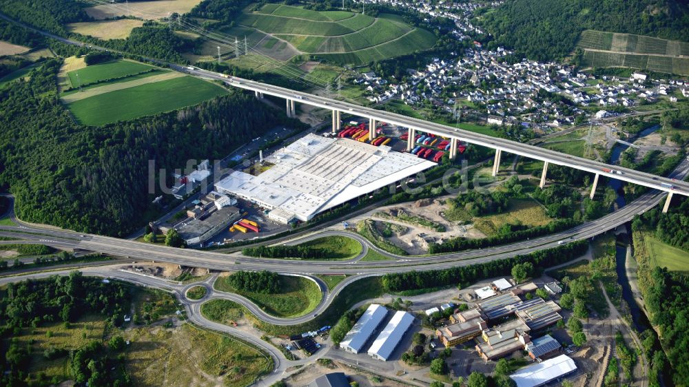 Luftbild Bad Neuenahr-Ahrweiler - Getränkefabrik der Apollinaris & Schweppes GmbH in Bad Neuenahr-Ahrweiler im Bundesland Rheinland-Pfalz, Deutschland