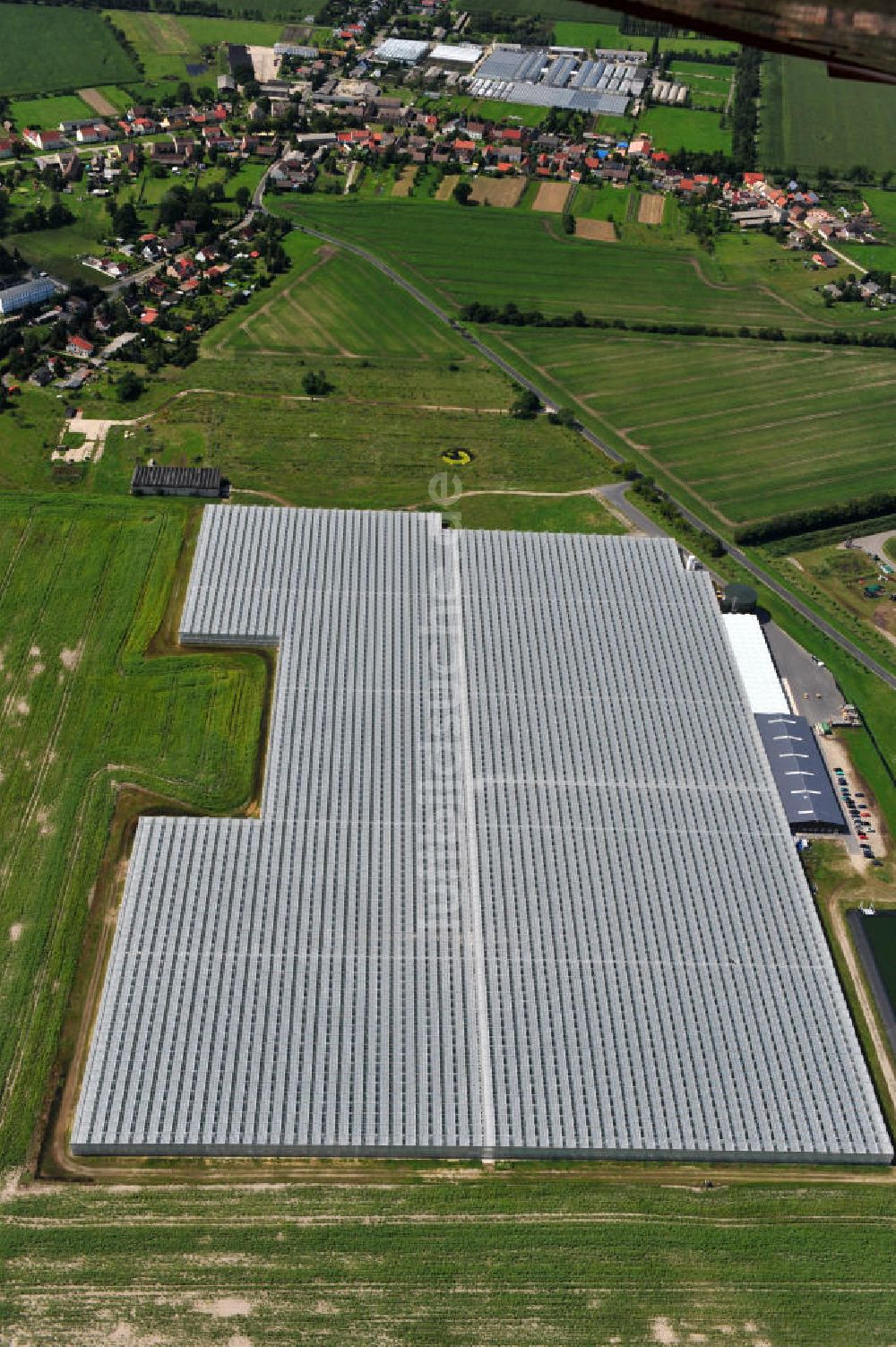 Felgentreu aus der Vogelperspektive: Gewächshausanlagen zur Gemüseproduktion im brandenburgischen Felgentreu