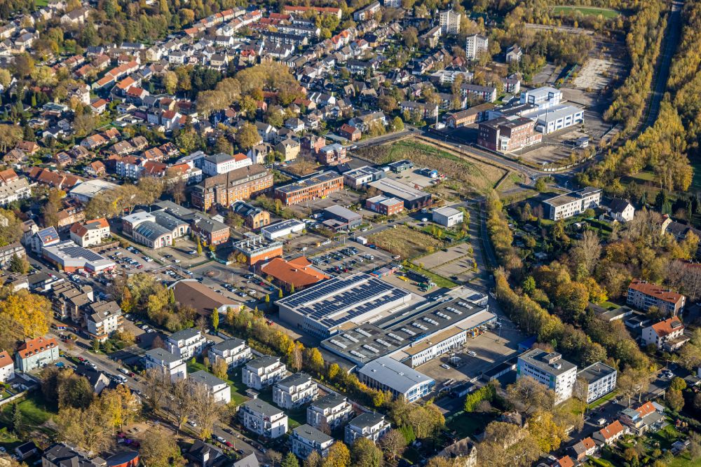 Bochum von oben - Gewerbegebiet mit Blick auf die Die drei großen Herren in Bochum im Bundesland Nordrhein-Westfalen, Deutschland