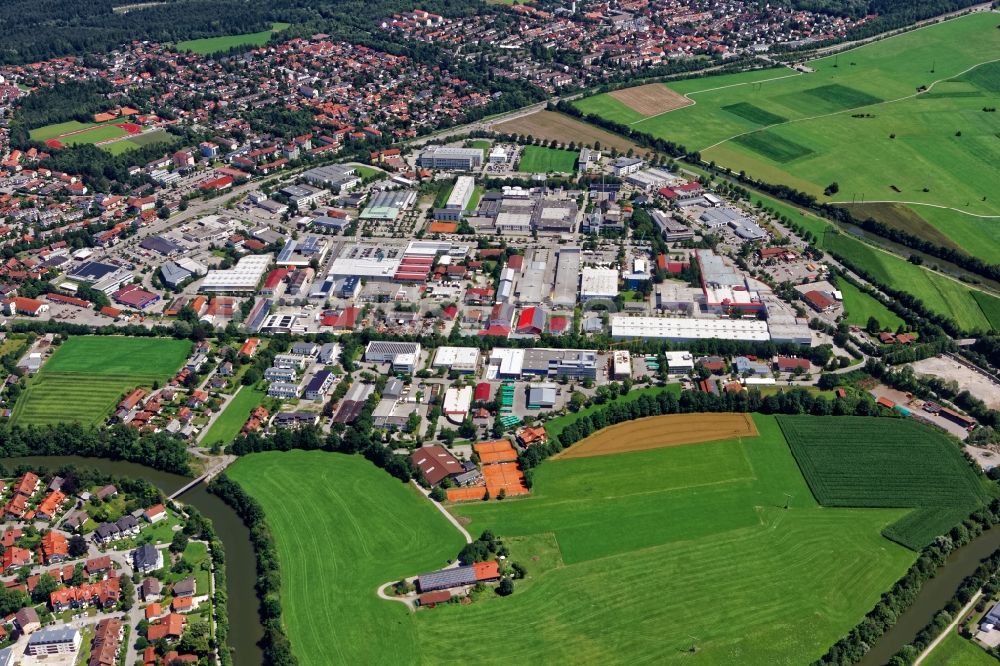 Luftbild Wolfratshausen - Gewerbegebiet und Firmenansiedlung in Wolfratshausen an der Isar im Bundesland Bayern, Deutschland
