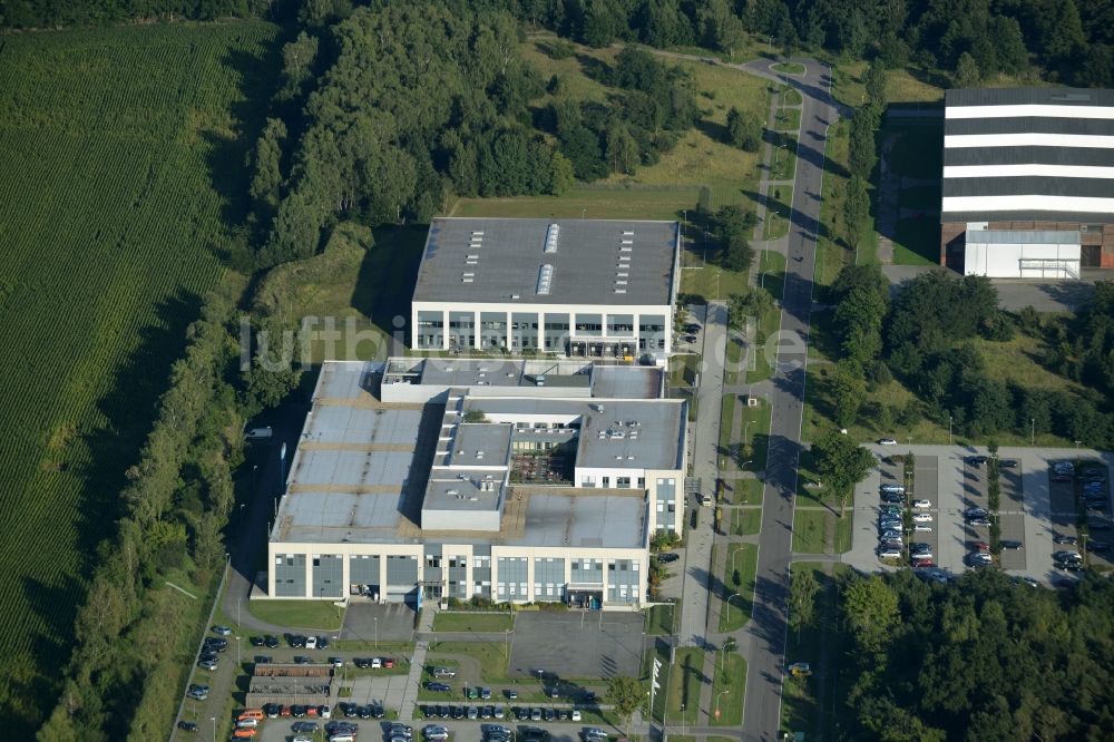 Luftbild Rathenow - Gewerbegebiet Heidefeld und Produktionsstandort von Fielmann im Süden von Rathenow im Bundesland Brandenburg