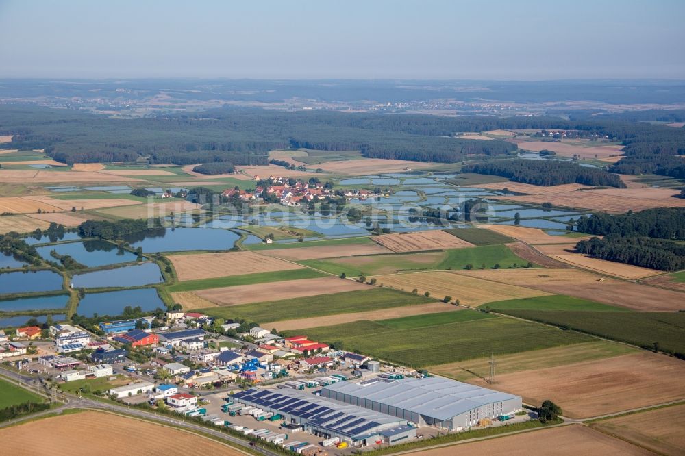 Luftaufnahme Weisendorf - Gewerbegebiet mit Ludwig Peetz, Spedition und Lagerung GmbH & Co. KG in Weisendorf im Bundesland Bayern, Deutschland