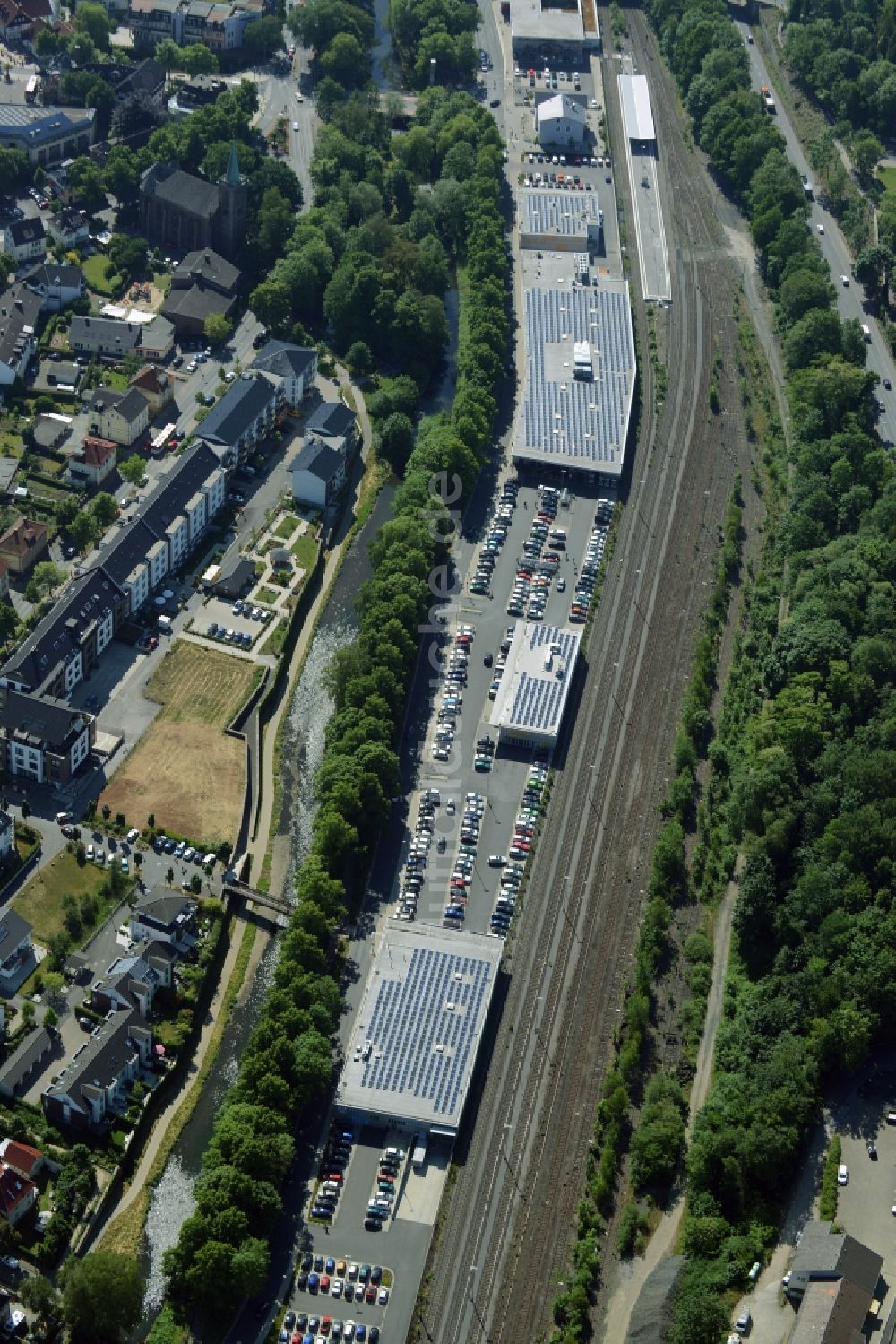 Luftaufnahme Menden (Sauerland) - Gewerbegebiet in Menden (Sauerland) im Bundesland Nordrhein-Westfalen