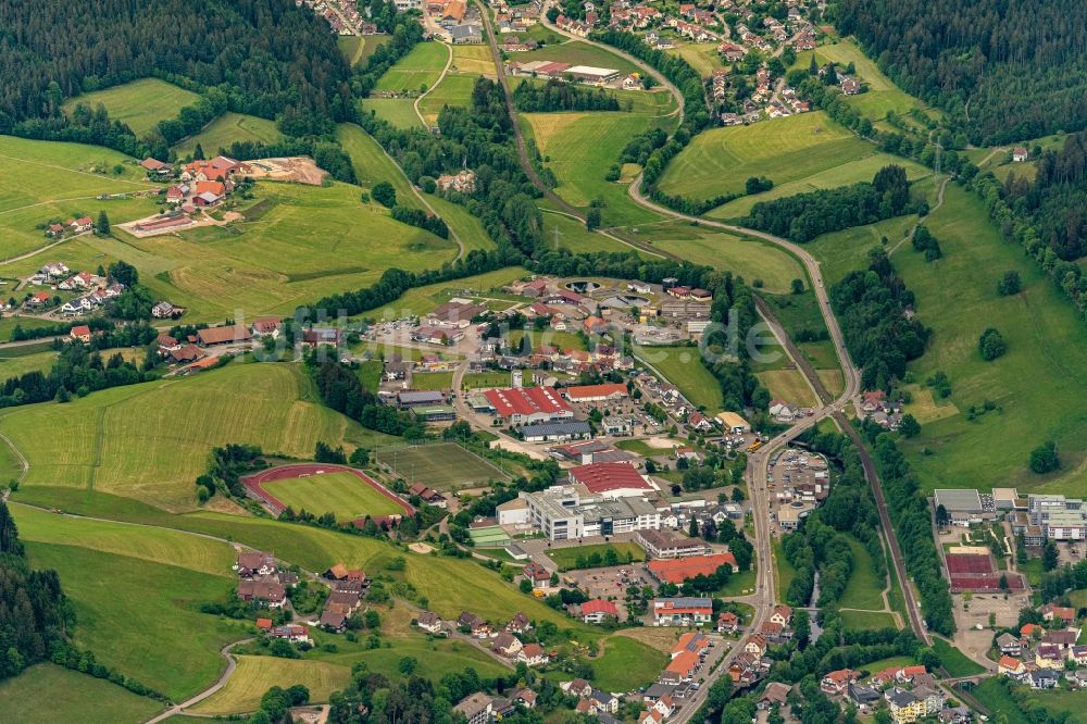 Baiersbronn von oben - Gewerbegebiet im Murgtal bei Baiersbronn in Baiersbronn im Bundesland Baden-Württemberg, Deutschland