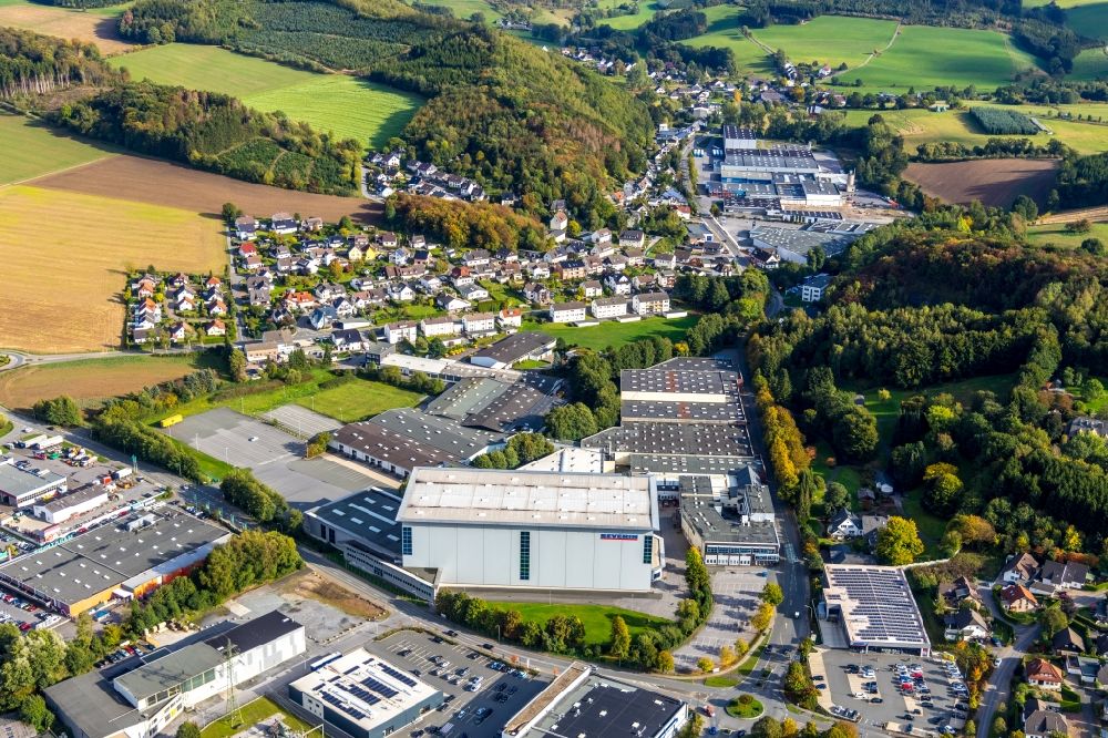 Luftbild Sundern (Sauerland) - Gewerbegebiet SEVERIN Elektrogeräte GmbH in Sundern (Sauerland) im Bundesland Nordrhein-Westfalen, Deutschland