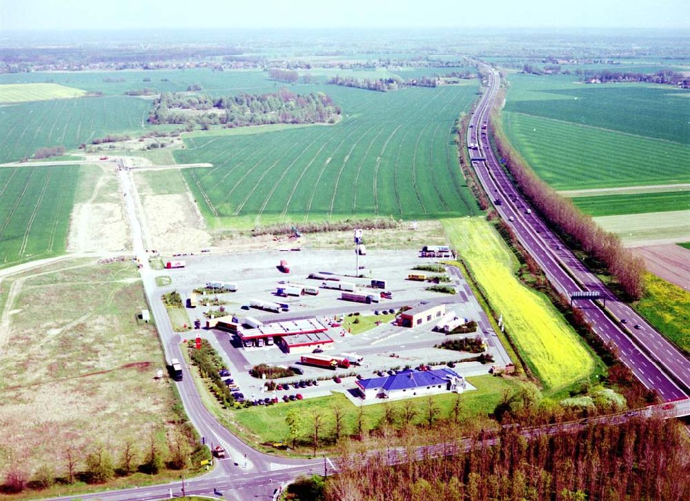 Luftbild Vehlefanz / BRB - Gewerbegebiet Vehlefanz an der Autobahn A10 Richtung Rostock / Hamburg und der Landstraße L 17 Schwante-Berlin