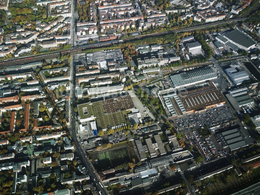Luftbild Berlin - Gewerbegebiet zwischen Ringbahnstrecke und Grenzalle im Süden des Bezirkes Neukölln in Berlin