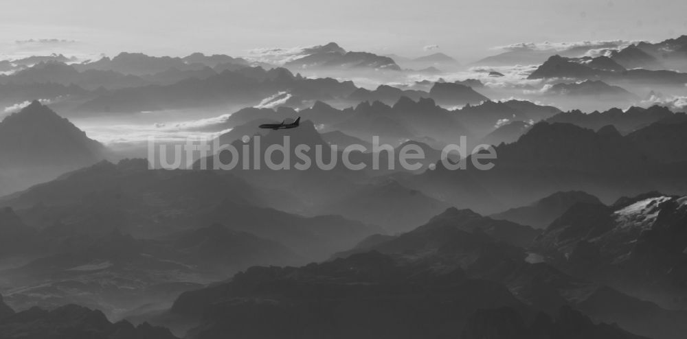Luftbild Inzell - Gipfel der Alpen in der Felsen- und Berglandschaft bei Inzell im Bundesland Bayern, Deutschland