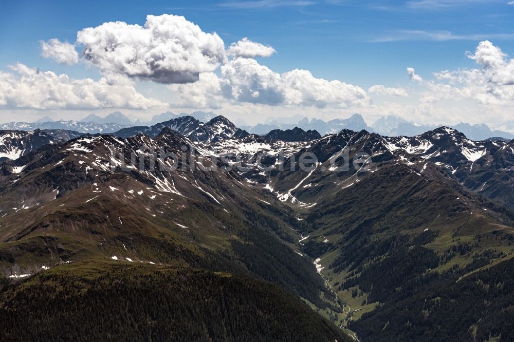 Luftbild Staniska - Gipfel der Alpen in der Felsen- und Berglandschaft in Staniska in Tirol, Österreich